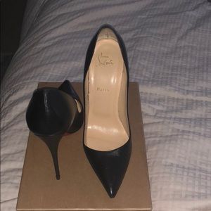 Christian Louboutin So Kate’s 41